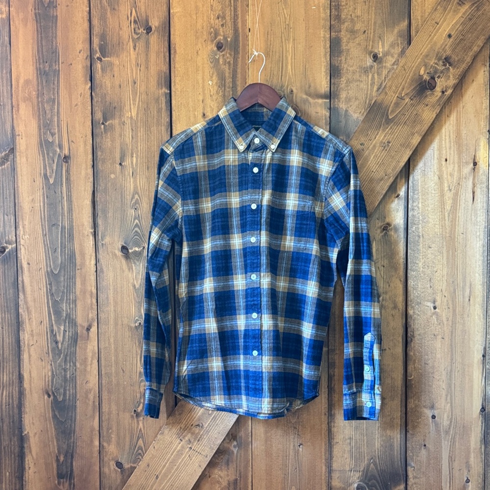 GAP Men's Blue and Tan Plaid Button Down Shirt